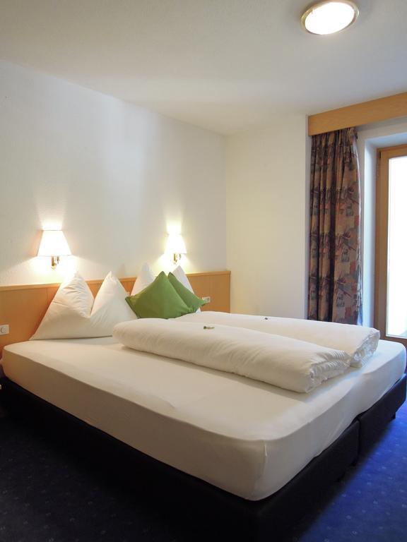 Mountain Living Apartments San Valentino alla Muta Room photo