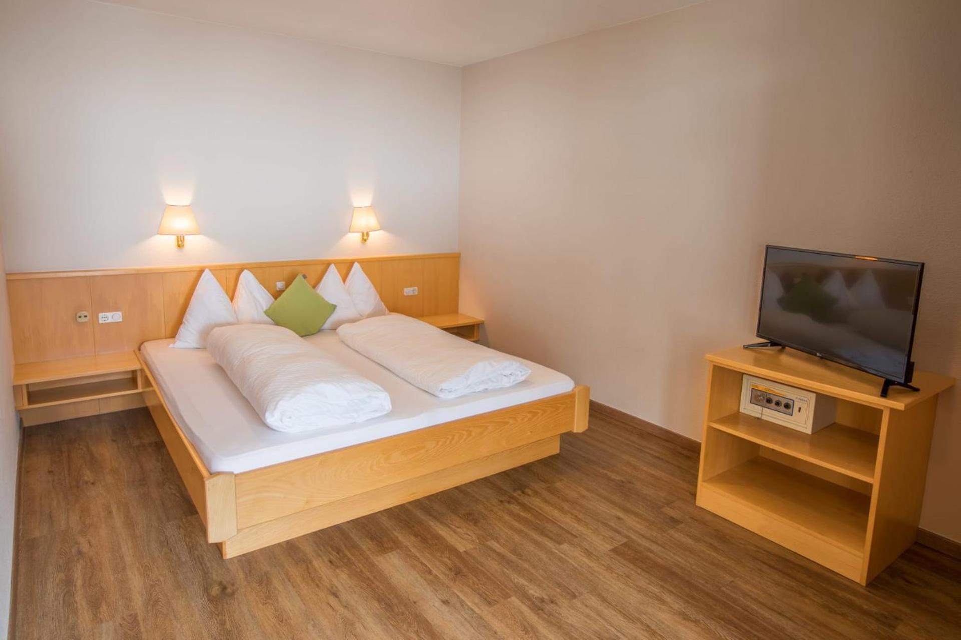Mountain Living Apartments San Valentino alla Muta Exterior photo