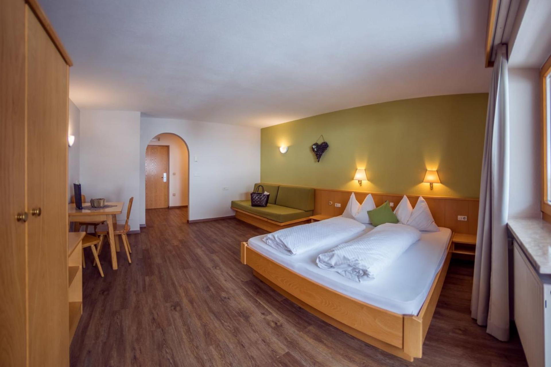 Mountain Living Apartments San Valentino alla Muta Exterior photo