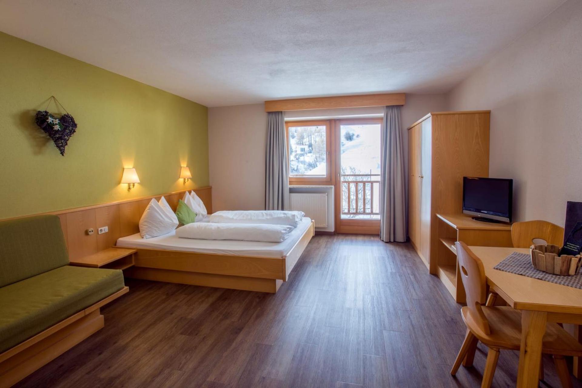 Mountain Living Apartments San Valentino alla Muta Exterior photo